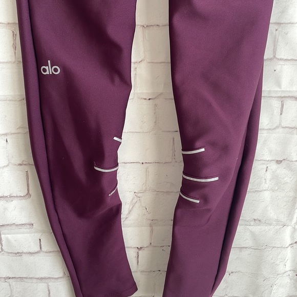 ALO leggings in XS - Picture 5 of 14